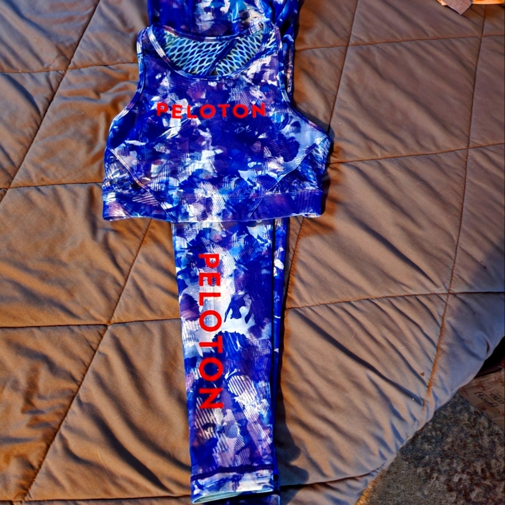 Peleton 2 piece set. New
